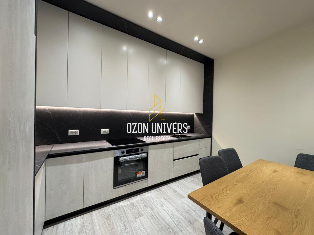 2+1 Apartment with Parking at Delijorgji Complex, Kavaja Street!