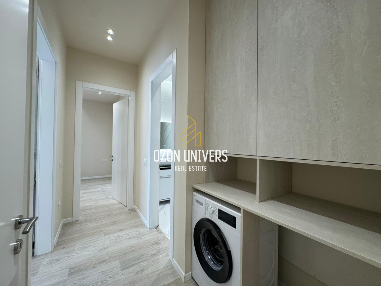 2+1 Apartment with Parking at Delijorgji Complex, Kavaja Street!