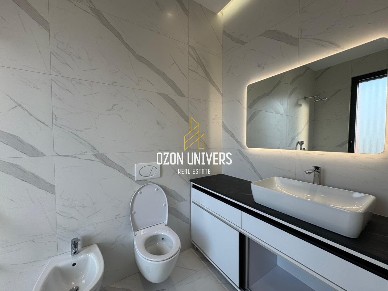 2+1 Apartment with Parking at Delijorgji Complex, Kavaja Street!