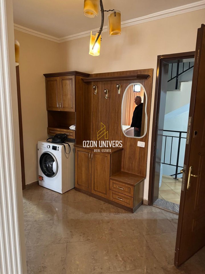 1+1 apartment for rent, Willson Square near the Albanian Post Office!