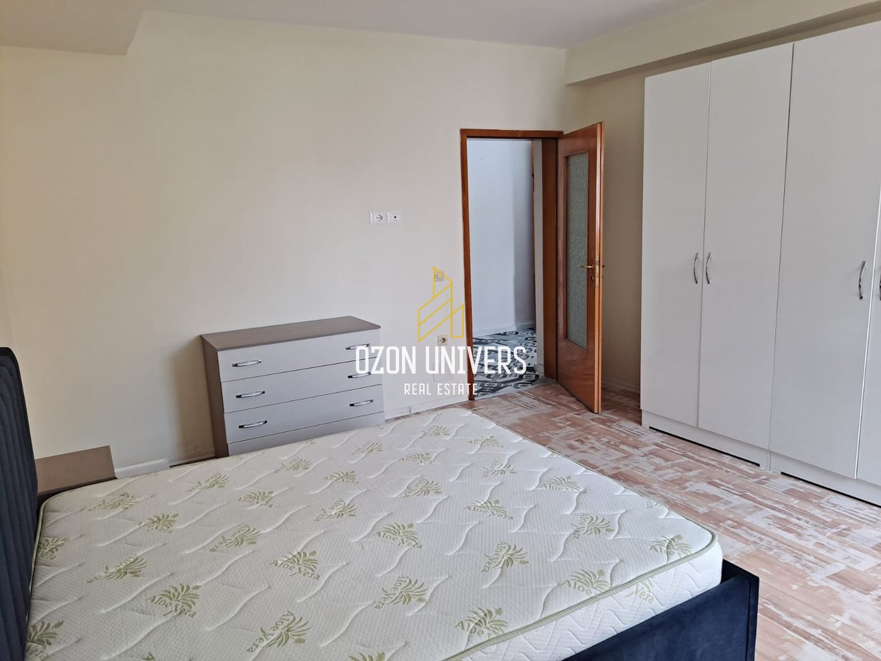 Apartament 2+1 për qira, tek Ish restorant Durrësi