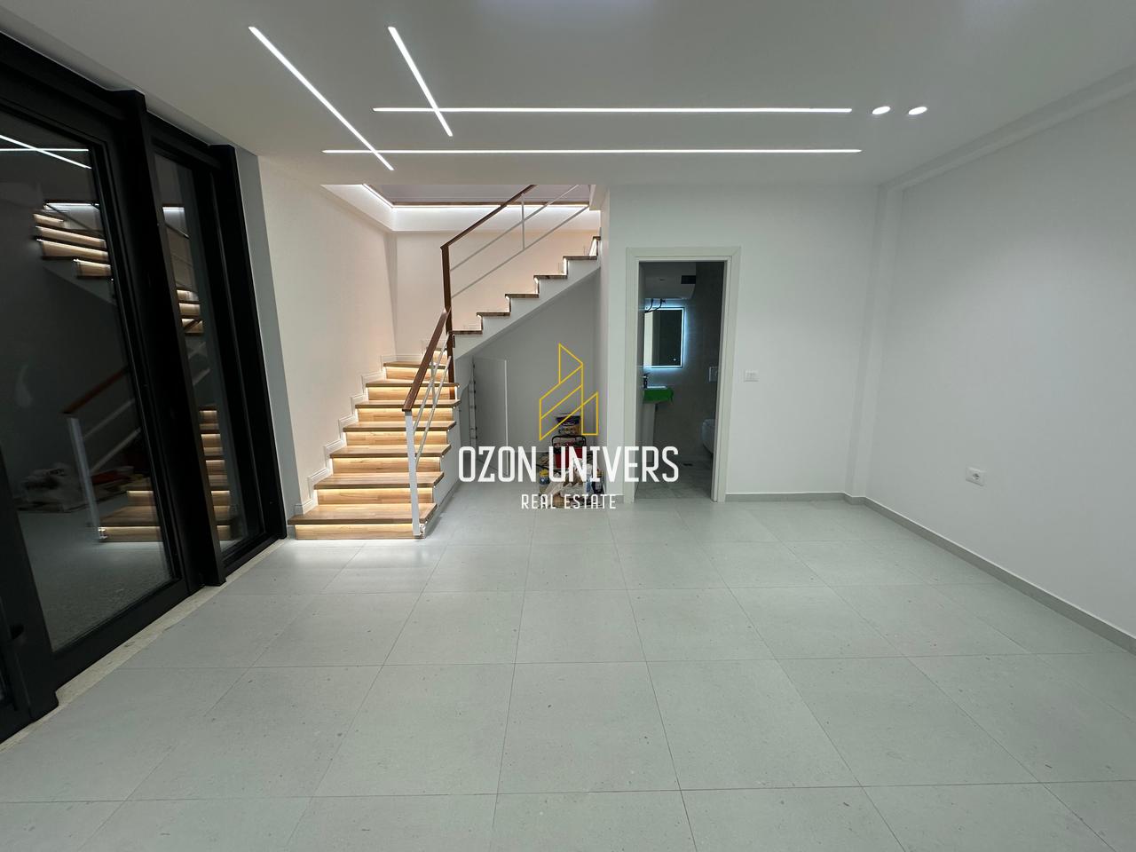 Locale commerciale duplex in affitto, Comune di Parigi !