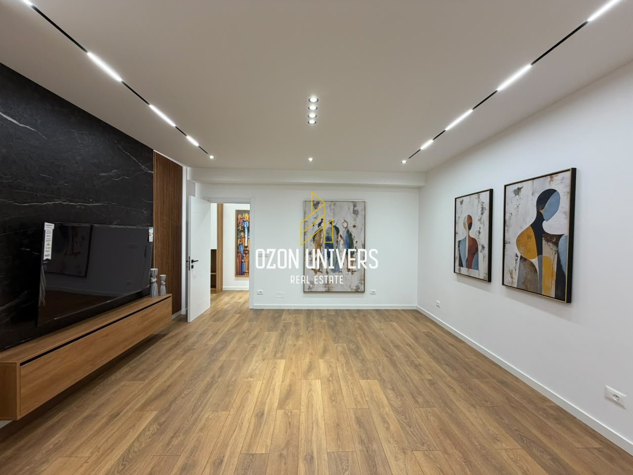 Appartamento 2+1 in vendita in Via Eduard Mano, Zoo!