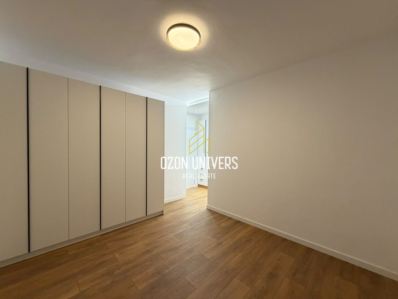 Appartamento 2+1 in vendita in Via Eduard Mano, Zoo!