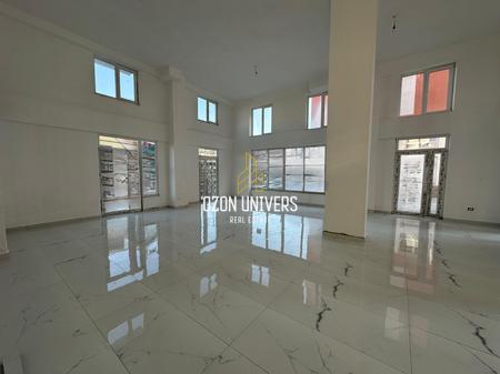 Locale commerciale in vendita o affitto, Selitë vicino alla Moschea !