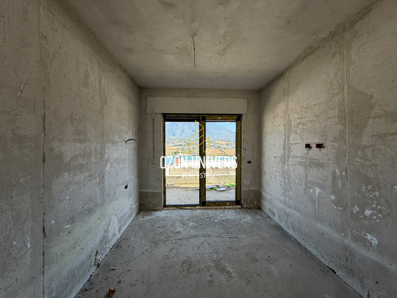 Villa con piscina in vendita a Swan Lake Residence, Lago di Farka!