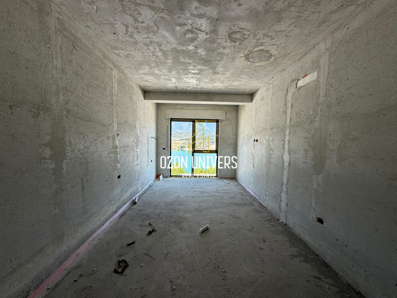 Villa con piscina in vendita a Swan Lake Residence, Lago di Farka!