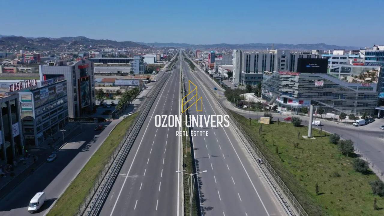 Godinë Multifunksionale në Shitje – Mëzez, në rrugë dytësore, pranë Vodafone!