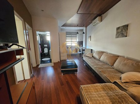 Jepet me qera apartament 2+1 ne rrugen Zenel Bastari, prane zones se Ish Frigoriferit ne Tirane.