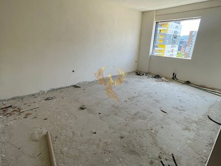 Shitet apartament 1+1 ne Laprake