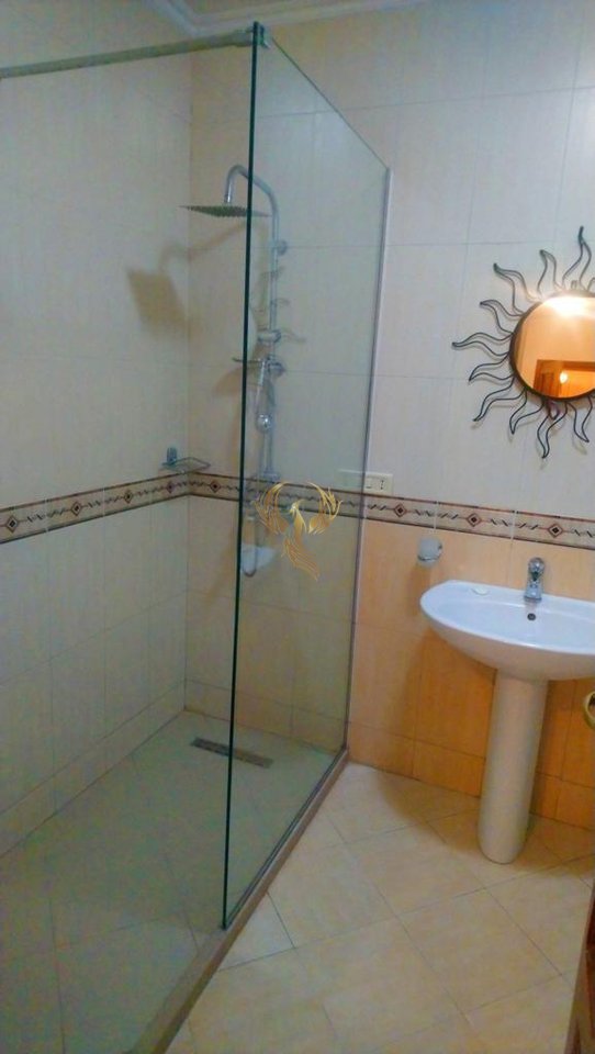 Jepet me qira apartament 2+1 ne Qender