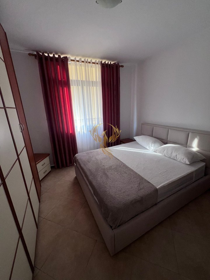 Jepet me qira apartament 2+1 ne Qender