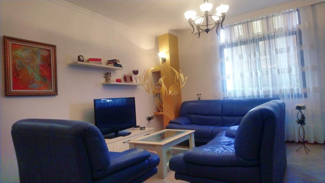 Jepet me qira apartament 2+1 ne Qender