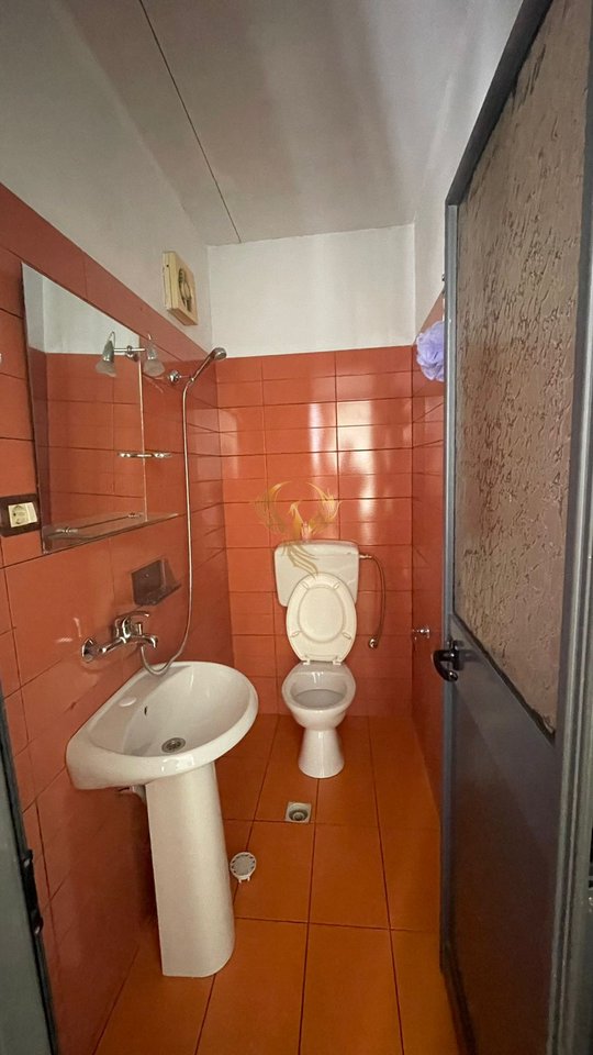 1+1 entrance for rent in Laprakë