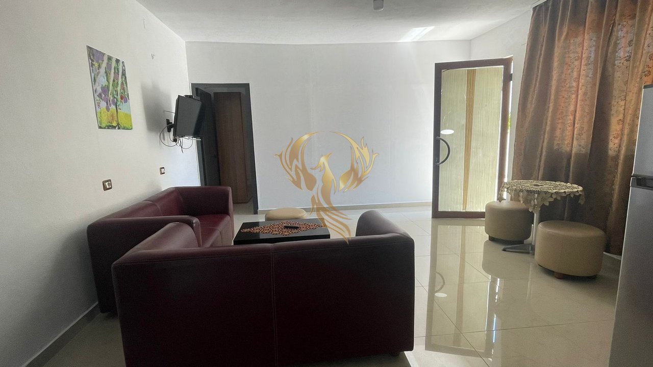 1+1 entrance for rent in Laprakë