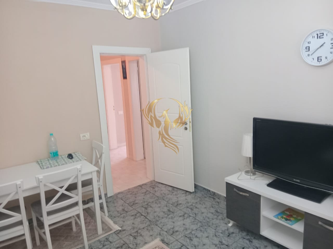 Jepet me qera apartament 2+1 Pazari i Ri