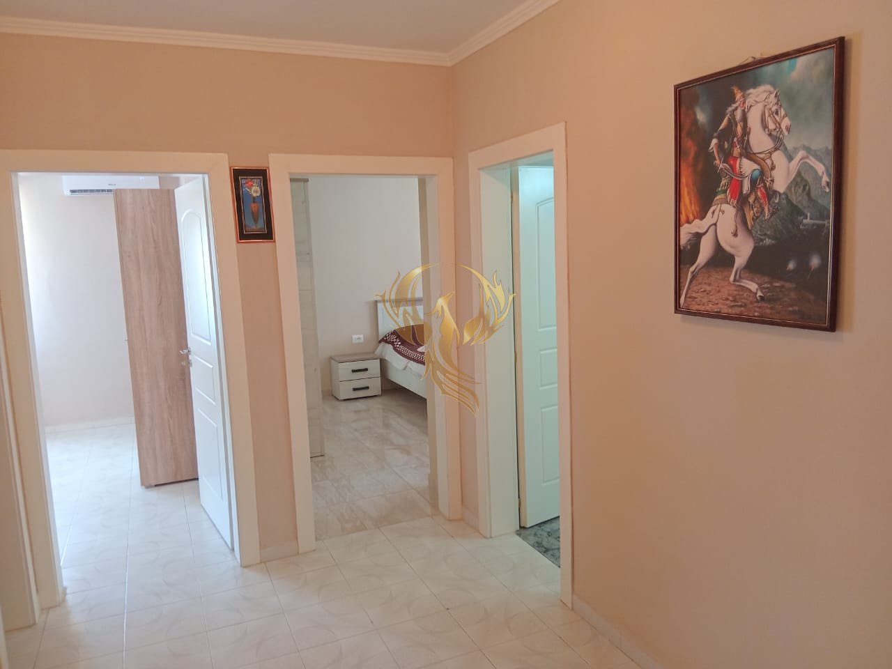Jepet me qera apartament 2+1 Pazari i Ri