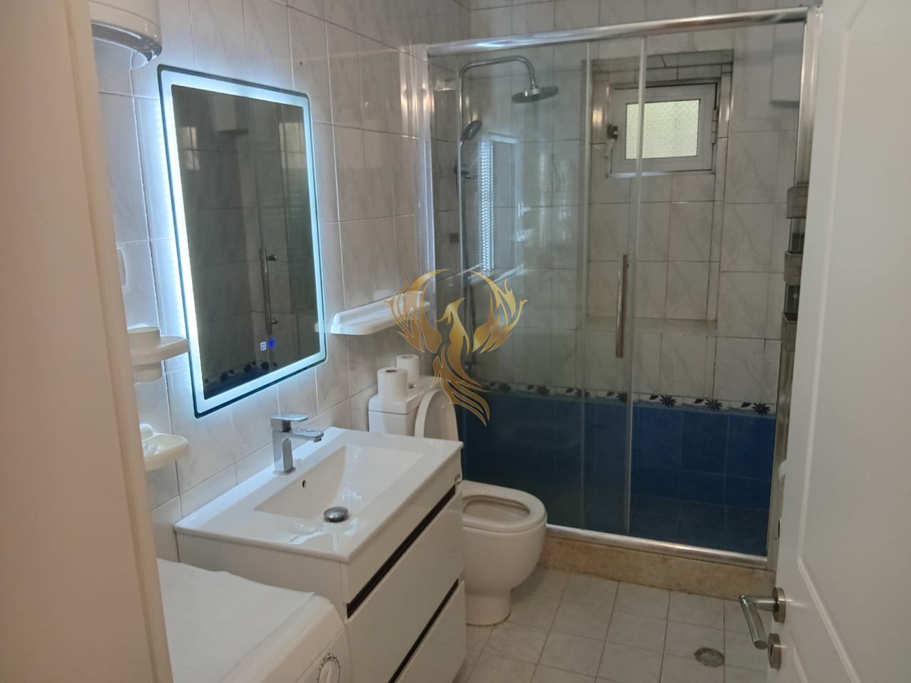 Jepet me qera apartament 2+1 Pazari i Ri