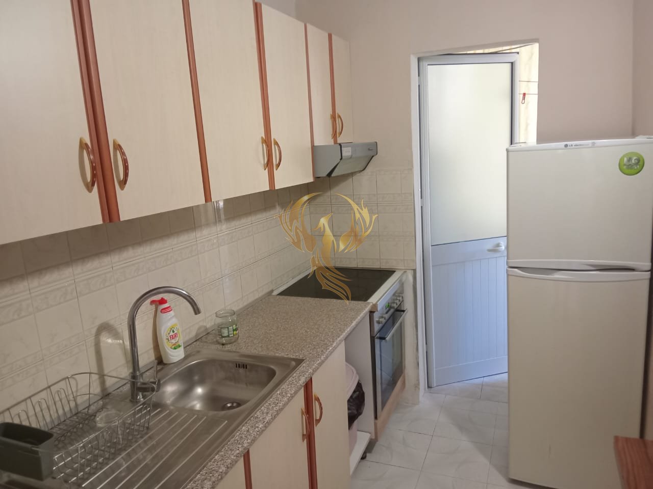 Jepet me qera apartament 2+1 Pazari i Ri