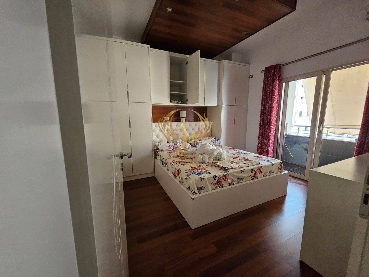 Jepet me qera apartament 2+1 ne rrugen Zenel Bastari, prane zones se Ish Frigoriferit ne Tirane.