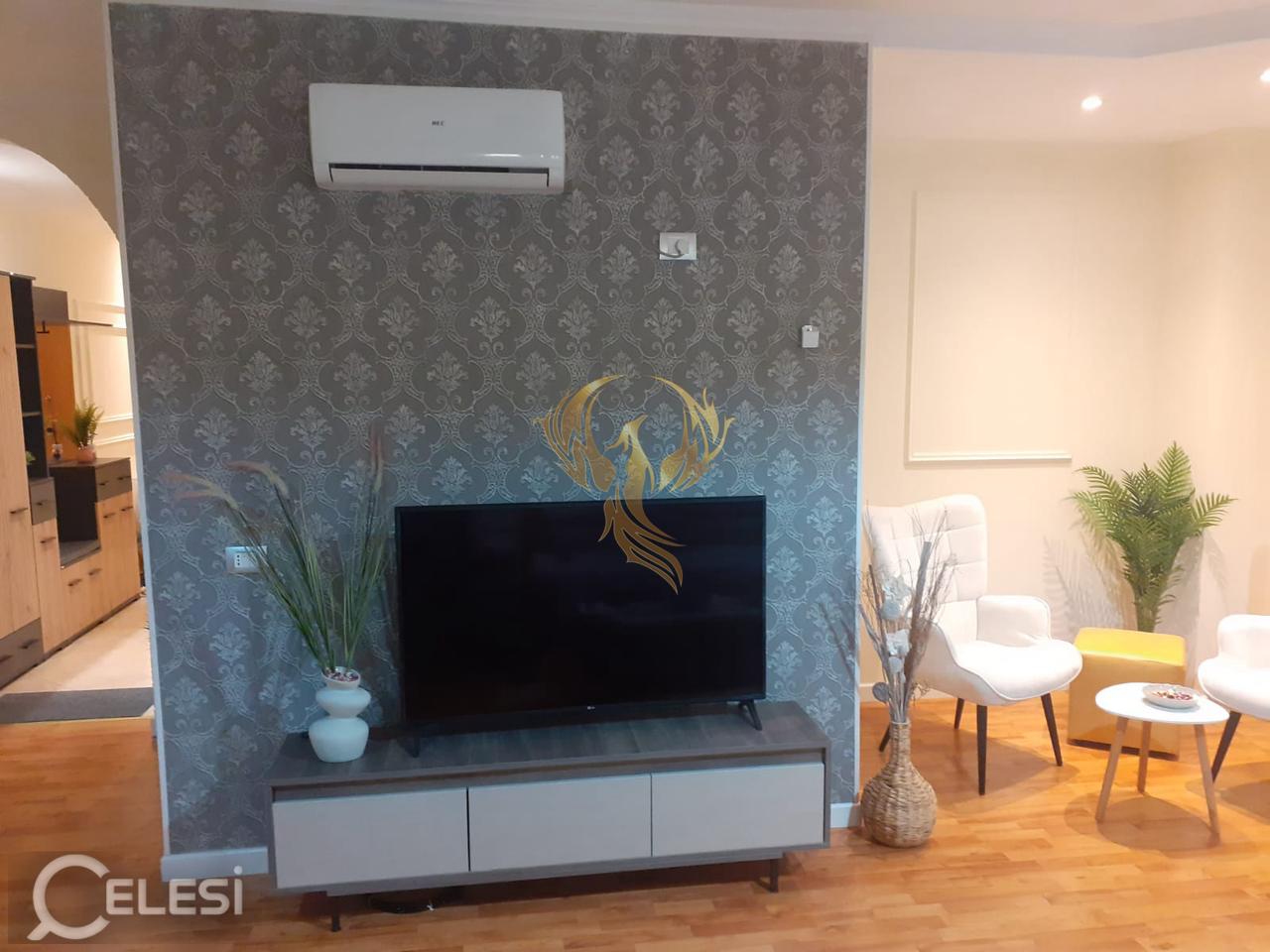 Jepet me qera apartament 1+1 perballe Fakultetit Juridik