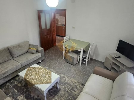 For rent: entrance 1+1+parking space near the Old Park