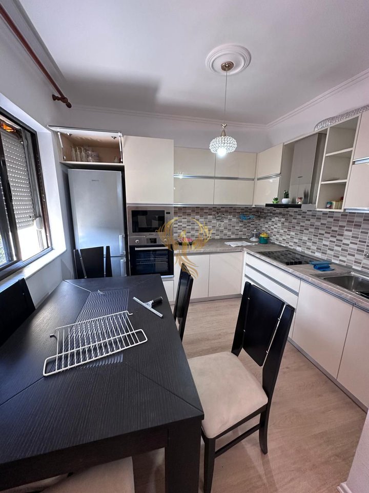 Vendesi appartamento 2+1+Bllk ristrutturato in via Bardhyl
