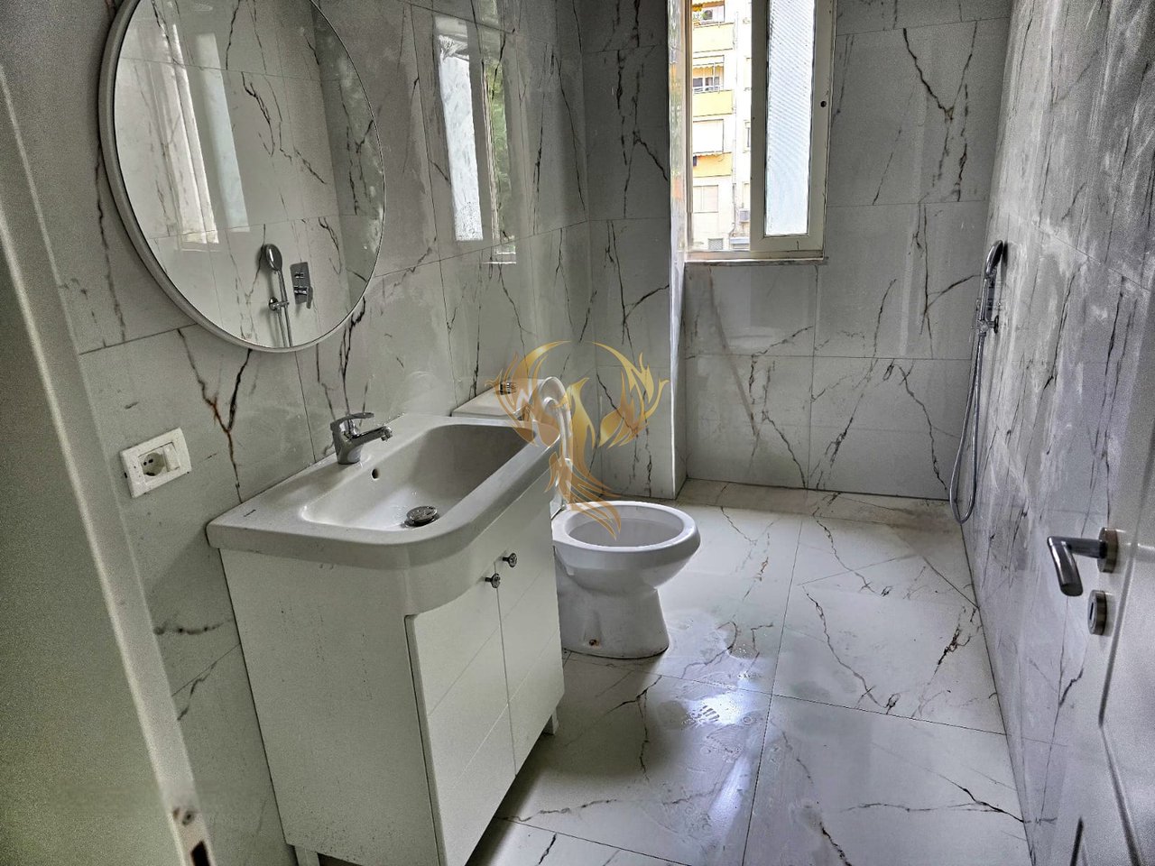 A 1+1 apartment is for rent near Pazari i Ri.