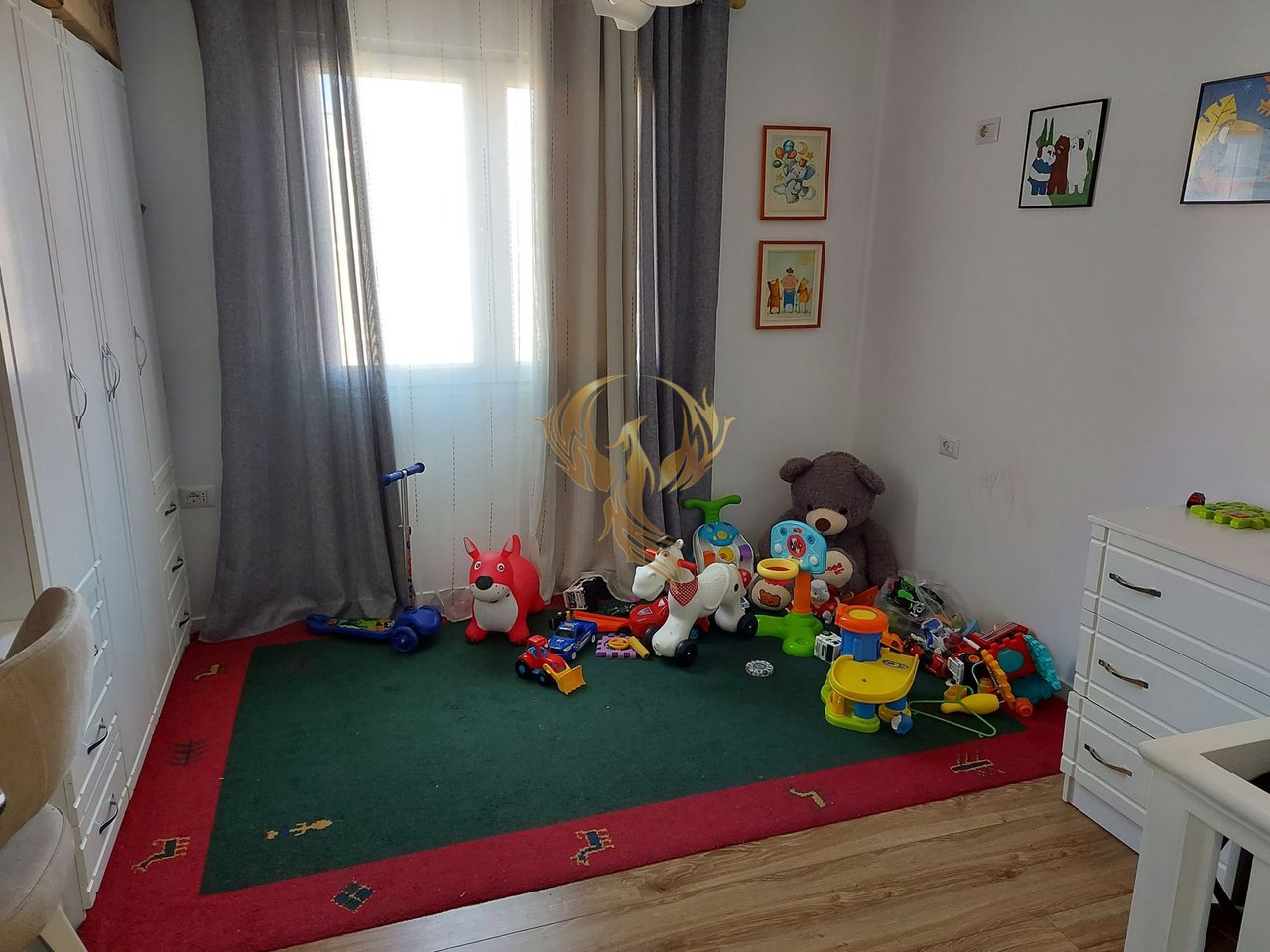Jepet me qera apartament 2+1 tek Pediatria