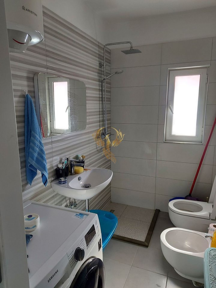 Jepet me qera apartament 2+1 tek Pediatria