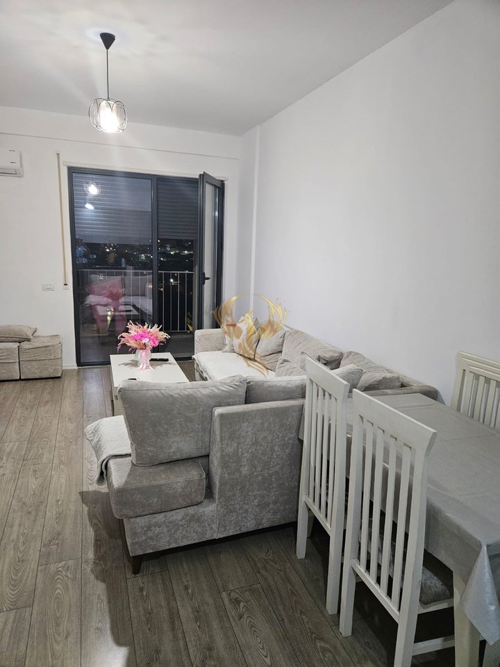 Jepet me qera apartament 1+1+Bllk Ne Xhamllik
