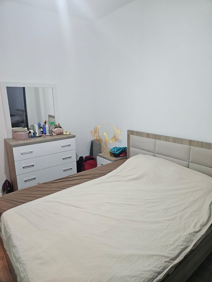 Jepet me qera apartament 1+1+Bllk Ne Xhamllik
