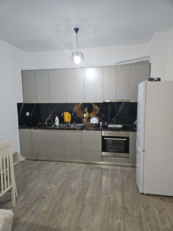 Jepet me qera apartament 1+1+Bllk Ne Xhamllik