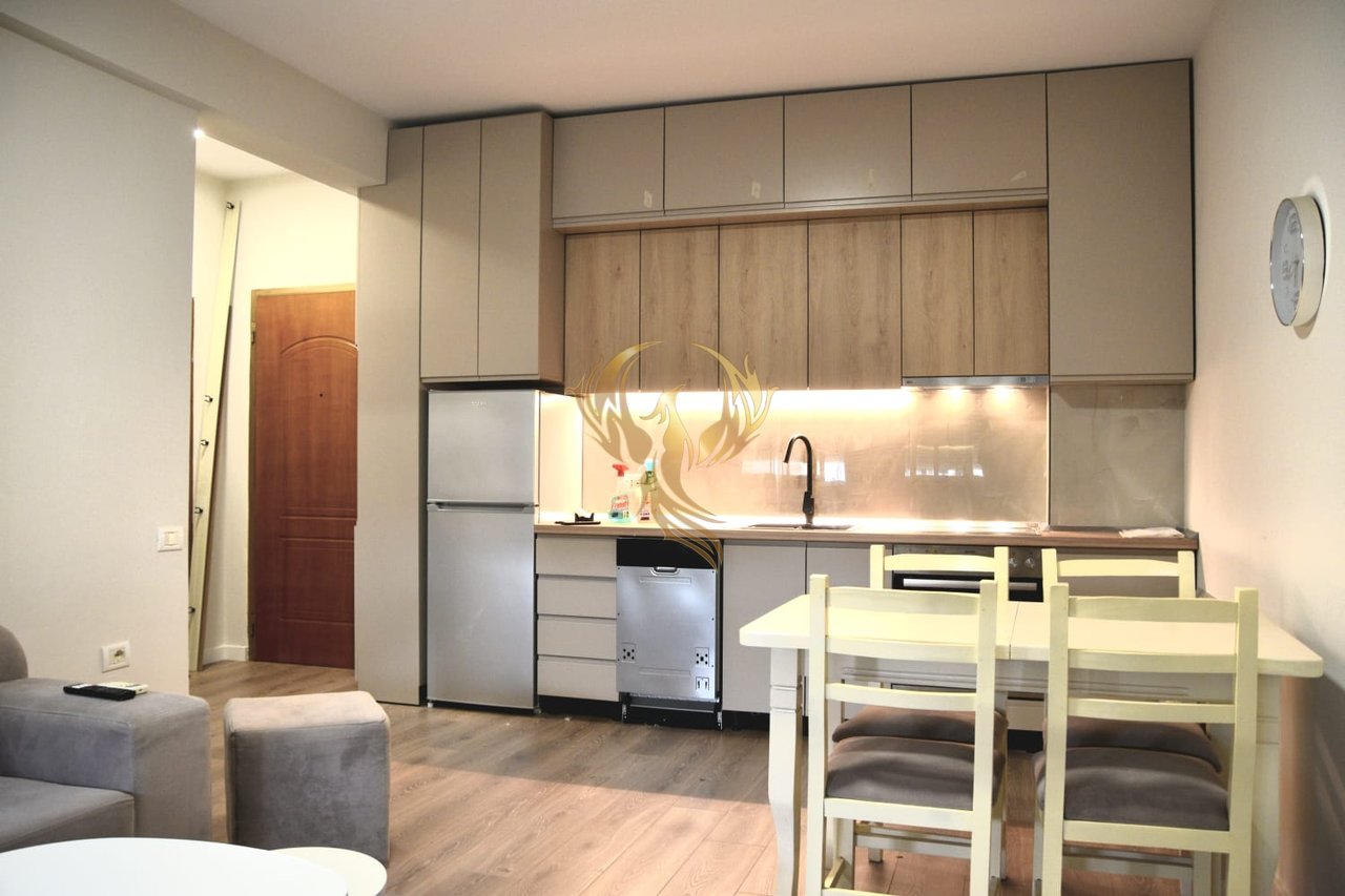 Jepet me qera Apartament 1+1+Bllk tek Komuna Parisit
