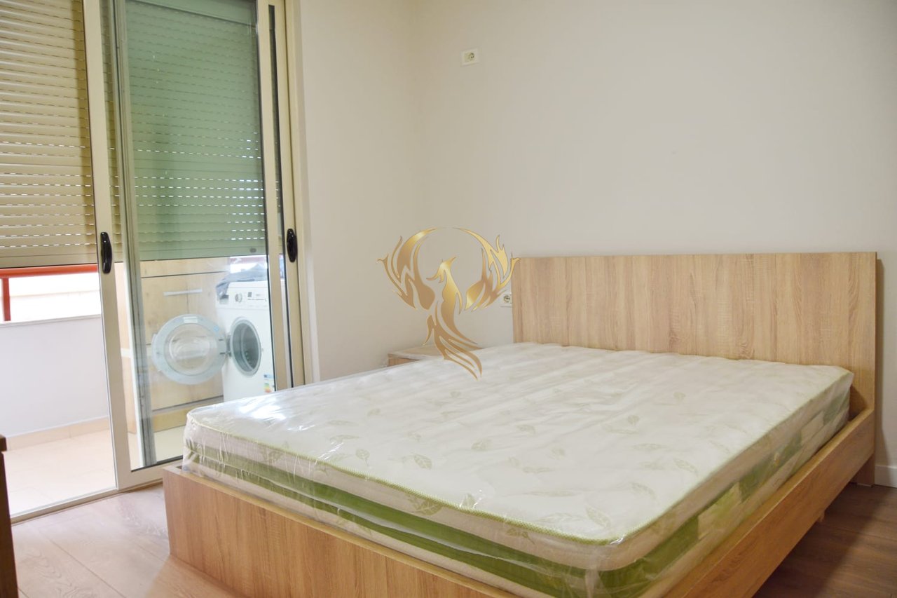 Jepet me qera Apartament 1+1+Bllk tek Komuna Parisit