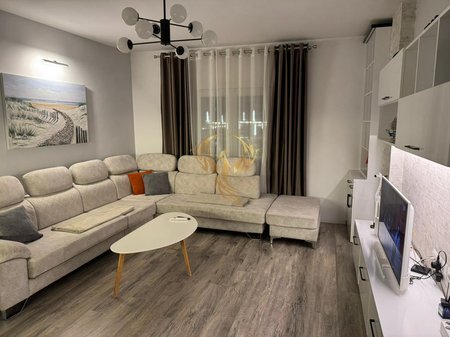Jepet me qera Apartament 2+1 te Bulevardi Zogu I