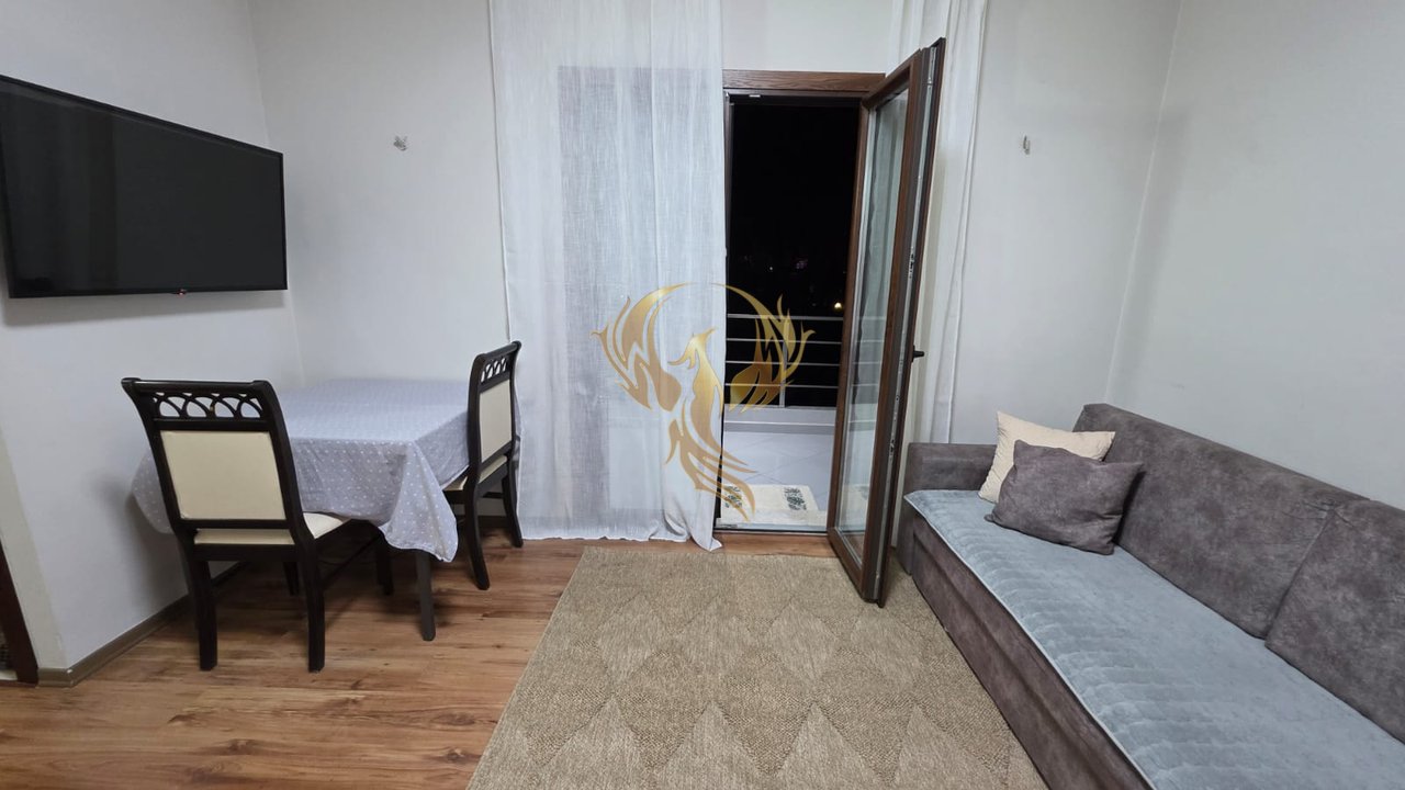 Jepet me qira hyrje 1+1 ne Sauk