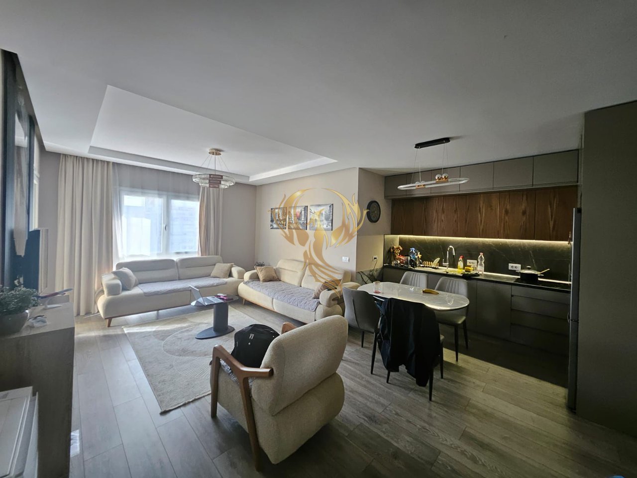 For rent: entrance 2+1+2 near the Old Customs.