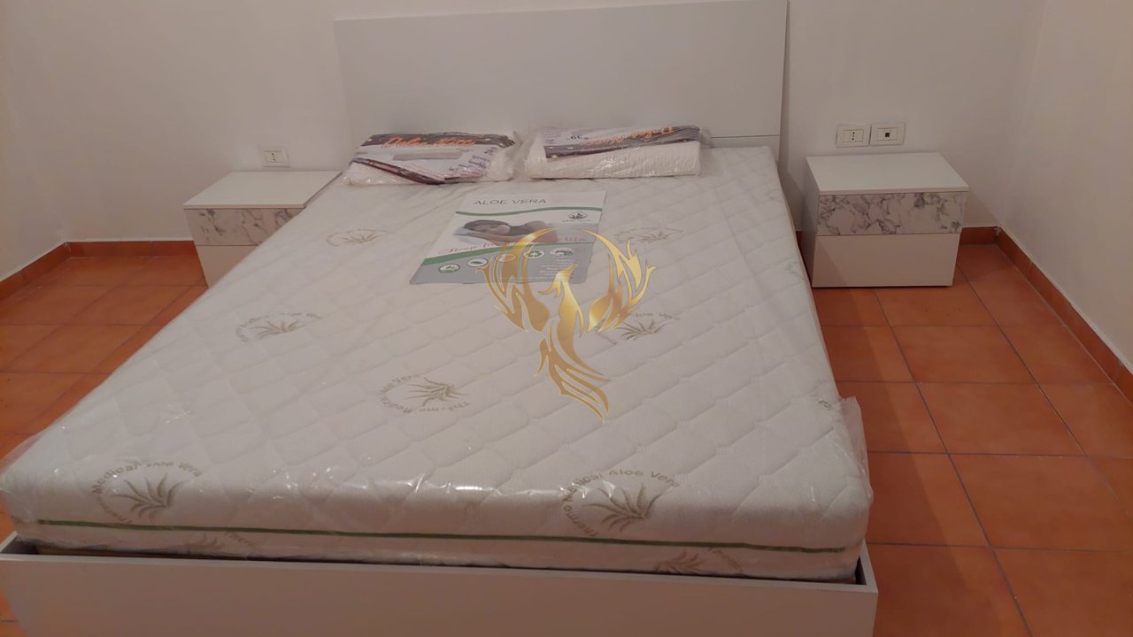 Jepet me qera Apartament 2+1+ kuzhine me vete, Astir