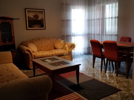 Jepet me qera Apartament 2+1, Rruga e Durresit