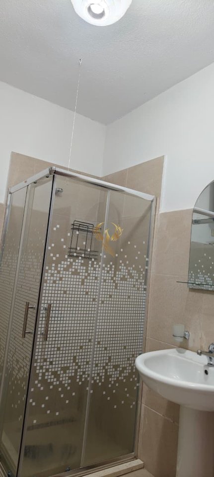 Affittasi ingresso 2+1, Città Studenti