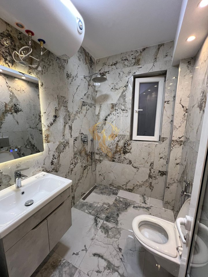 Vendita di garage mai abitato precedentemente in via delle barricate