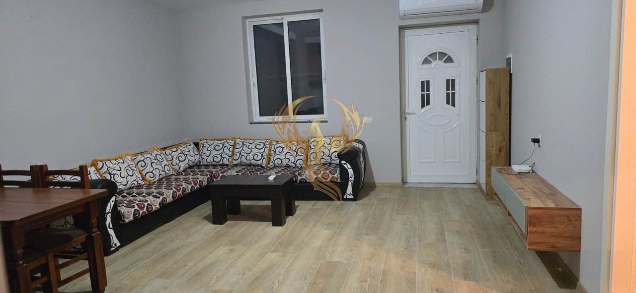 Jepet me qera Hyrje  2+1, Sauk