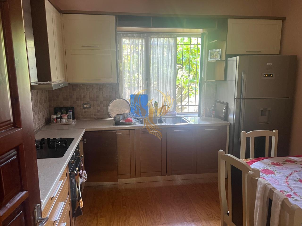 Jepet me qira hyrje 2+1 ne Laprake