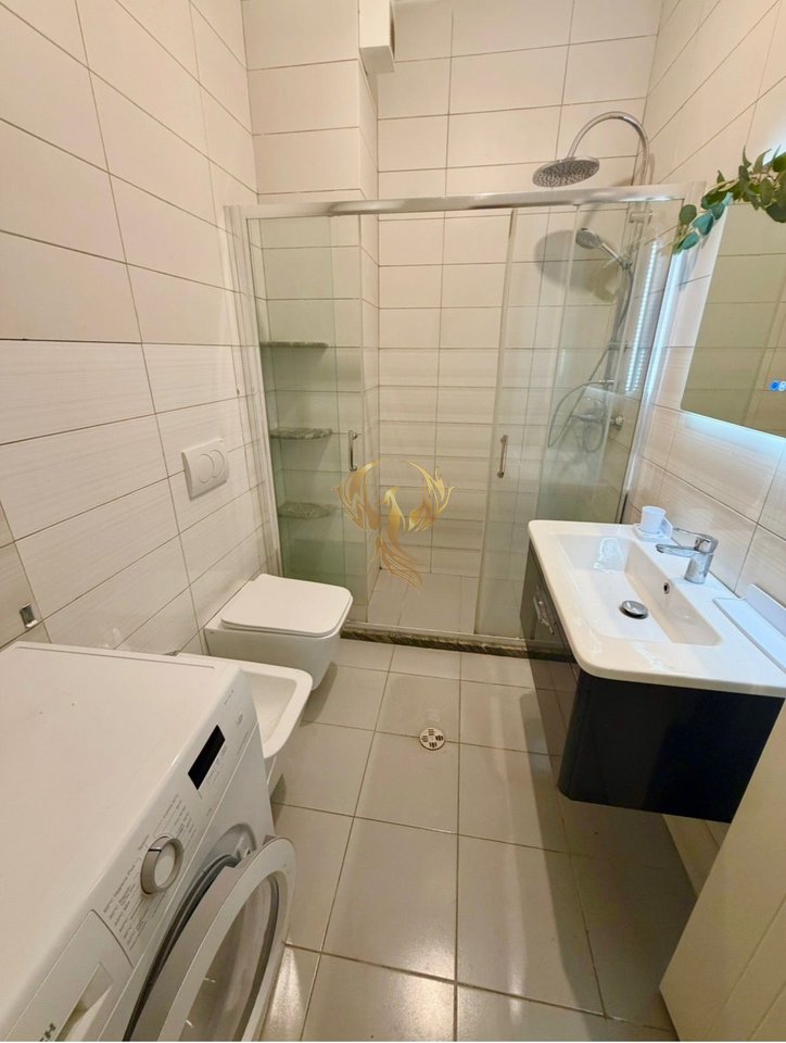 Appartamento 2+1 in affitto a Komuna e Parisit