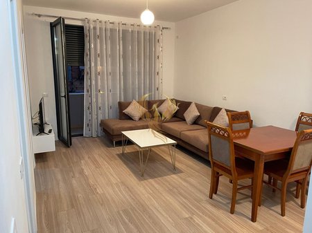 Jepet me qera Apartament 1+1 te Rruga Siri Kodra
