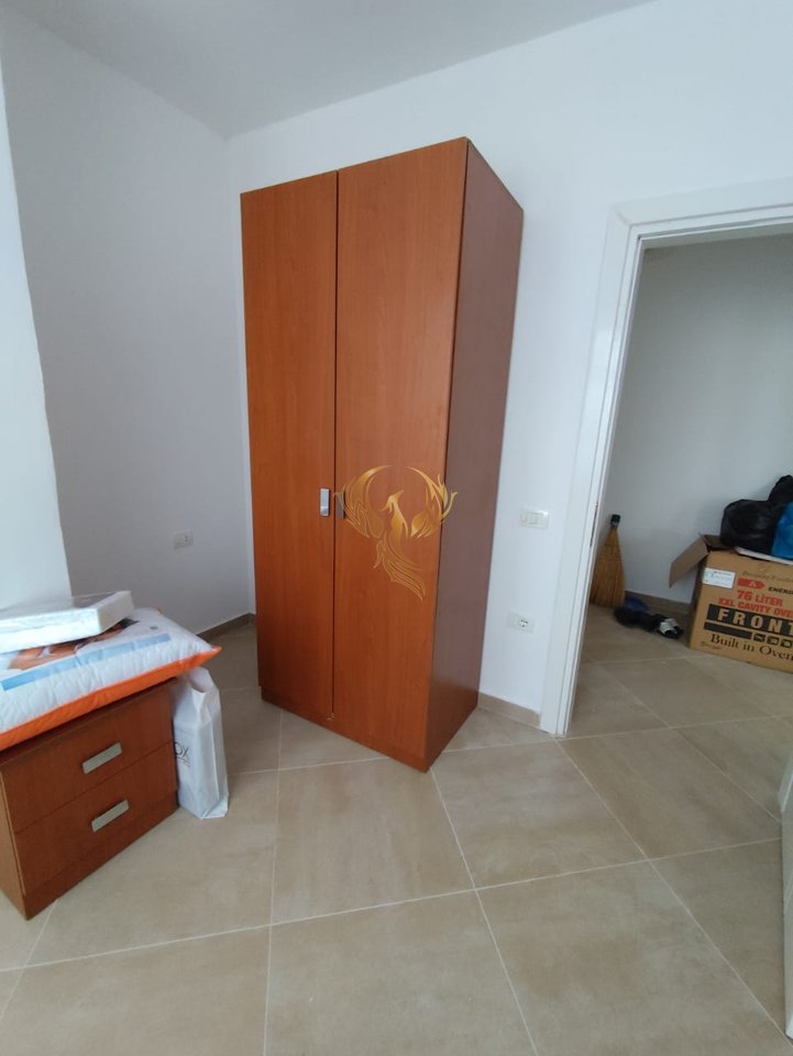 For rent: 2+1+2+2 apartment in Bllok, Yzberisht.