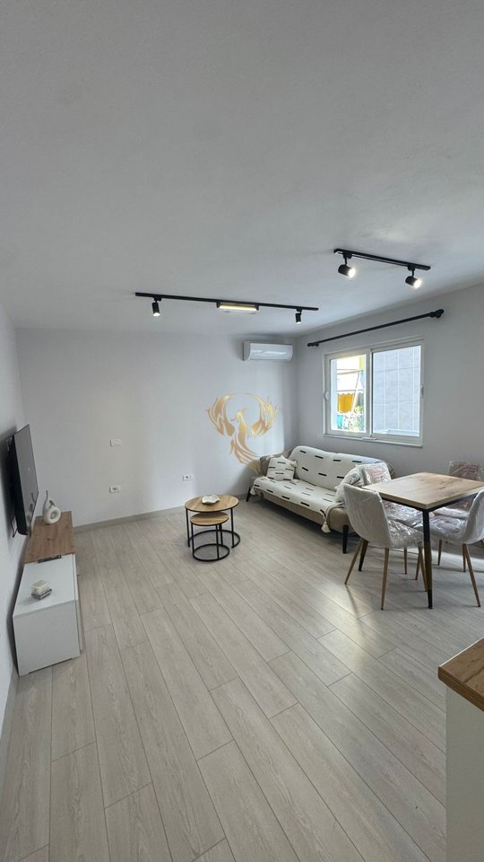 Jepet me qera Apartament 1+1+Bllk, tek Piramida