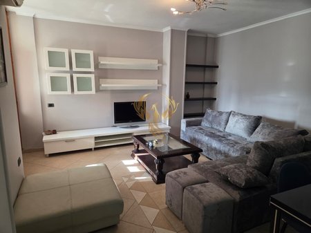 Jepet me qera Apartament 2+1+2Bllk, Pazari i Ri