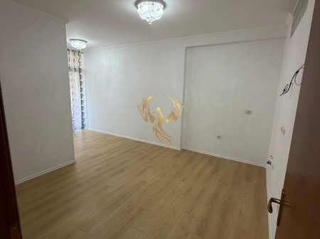 Shitet super apartament 1+1 ne Fresk